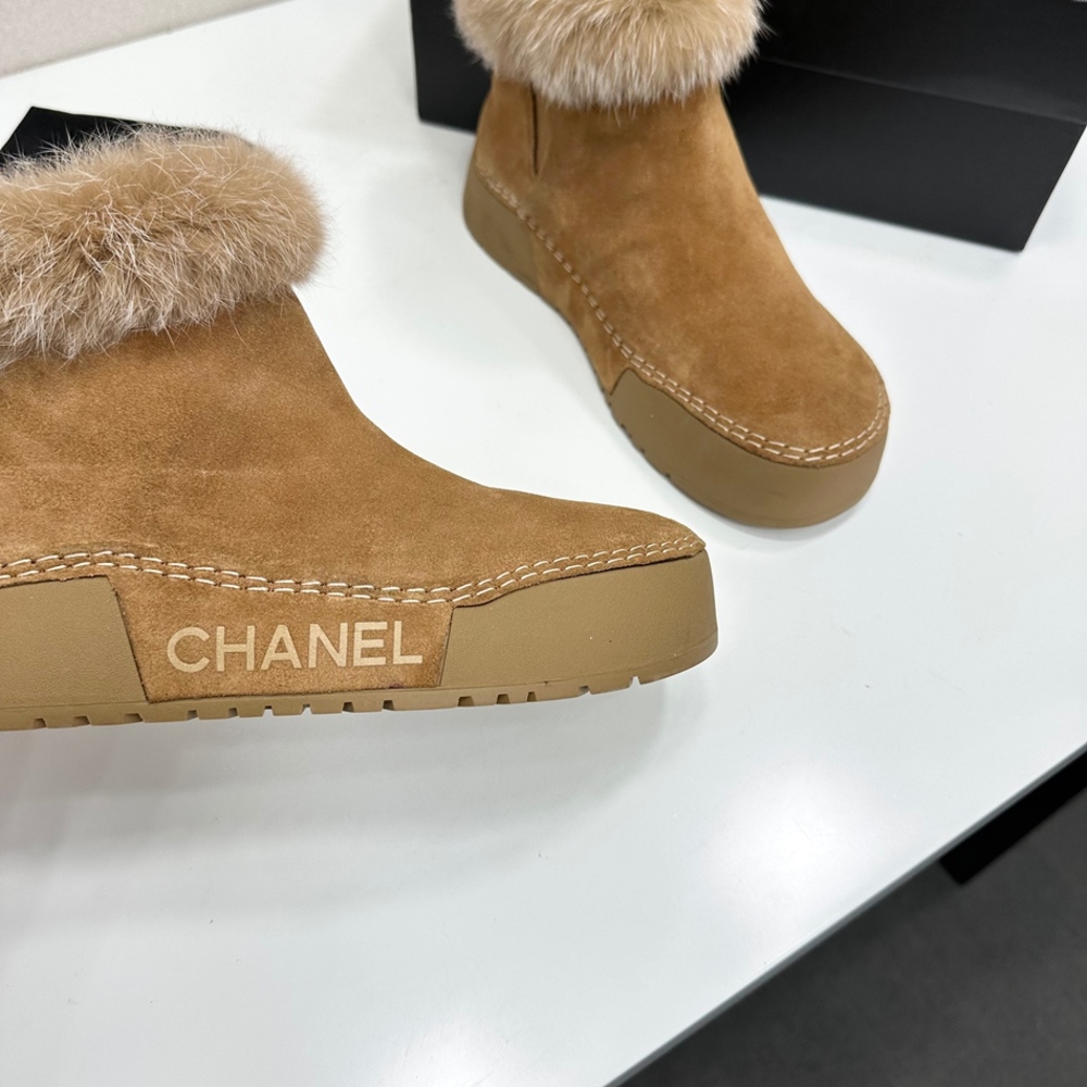 CHANEL Fur Trim Snow Boots Logo Rubber Sole Ankle Boots - Picture 9 of 9